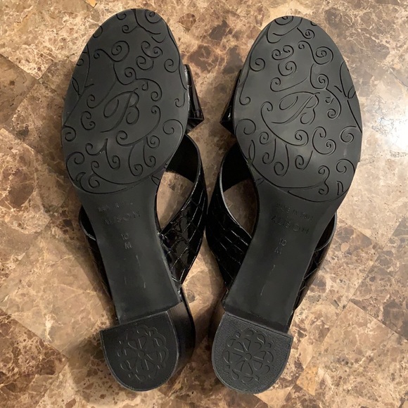 Brighton slip on sandals. Size 10M EUC! - Picture 6 of 6